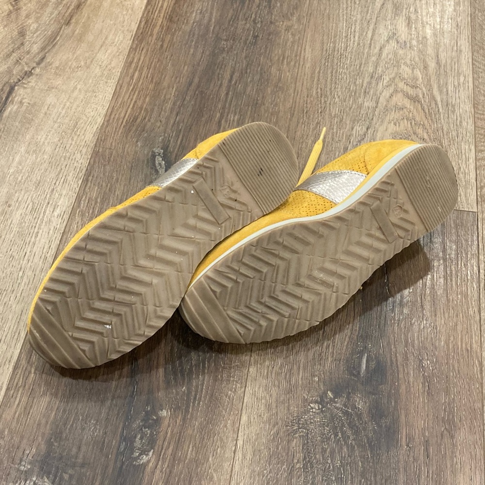 Yellow Tennis Shoes Sneakers Mustard Muted Size 6.5 - Picture 4 of 11